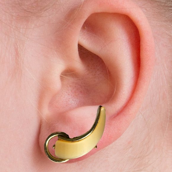 Vintage 1940's Clip Earrings Yellow crescent shape - Picture 2 of 5